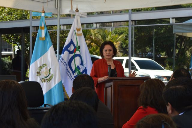PROCURADORA GENERAL DE LA NACIÓN ENTREGA MOBILIARIO, EQUIPO DE CÓMPUTO Y VEHÍCULOS A DELEGACIONES DE PGN-1