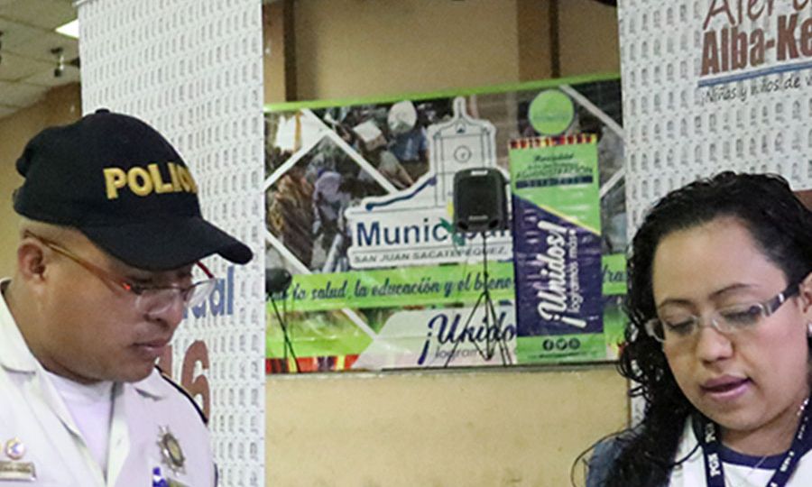 IMPARTEN-CHARLA-INFORMATIVA-A-ESTUDIANTES-EN-SAN-JUAN-SACATEPÉQUEZ-1